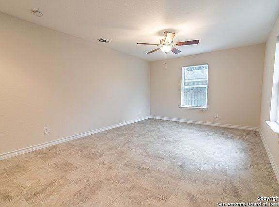 5th image of 454 Vincent St
