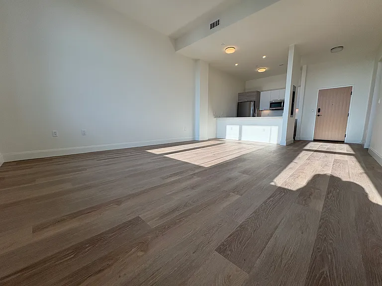 1077 Commonwealth Ave #500 — Photo 5