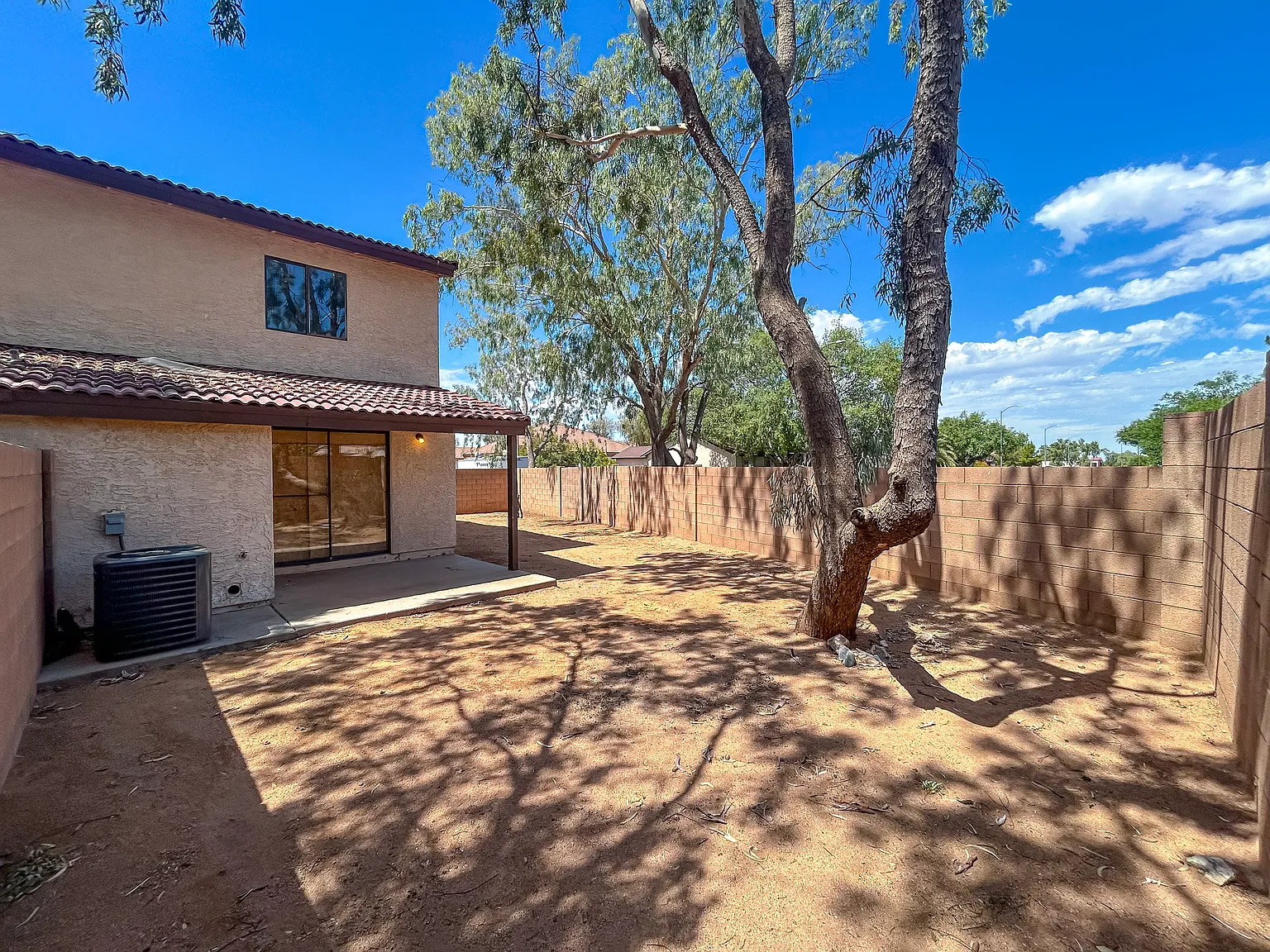 3 bed, 1075 sqft, $1,899 — Photo 4