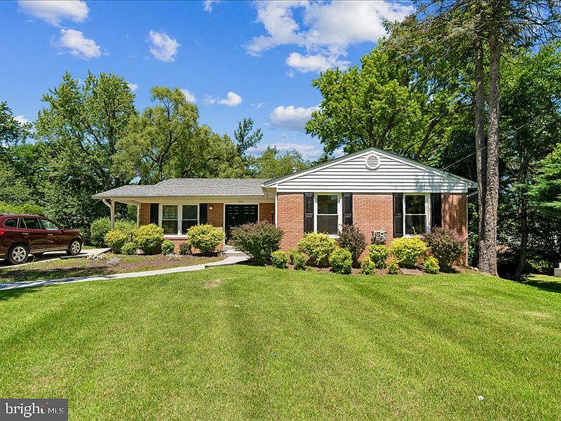1st image of 903 Annmore Dr