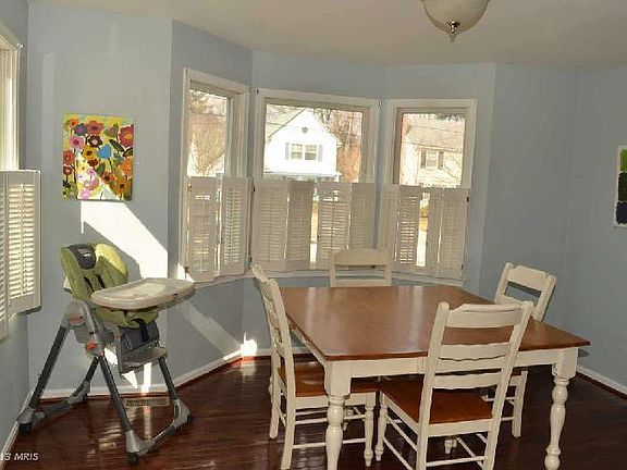5th image of 8 N Southwood Ave