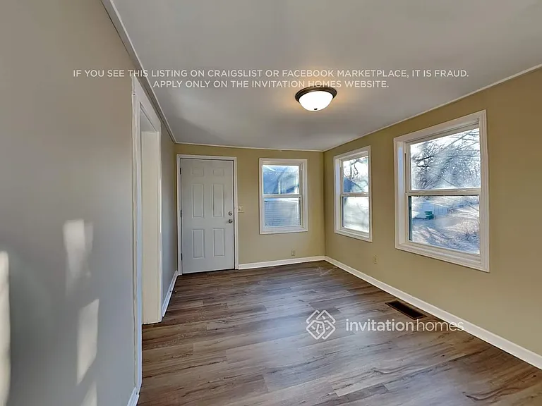 2200 Margaret St — Photo 10