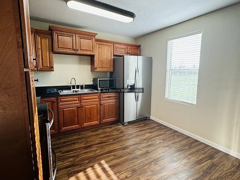9865 Vernall Ln — Photo 5