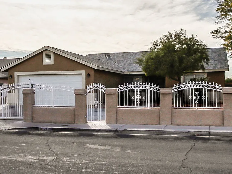2409 Grand Prize Ave — Photo 2