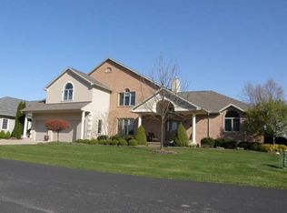 706 Windward Cir, Sandusky, OH 44870