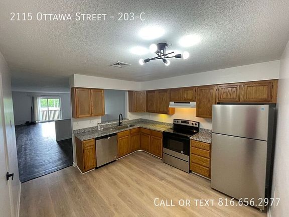 4th image of 2115 Ottawa St #203-C