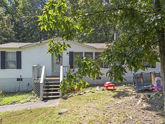 3rd image of 210 W Meadows Ln NE