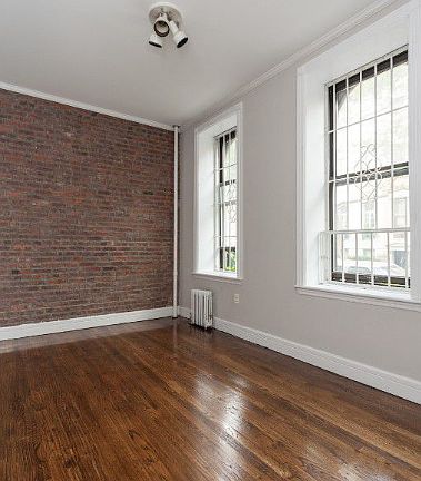 3rd image of 224 E 27th St APT 2A