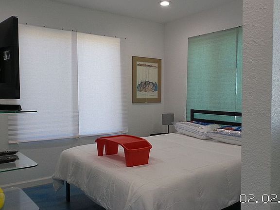 4th image of 1501 Burnett Ave #15