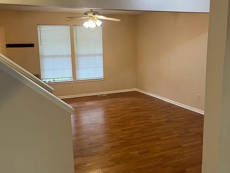 2320 Maddy Ln — Photo 5