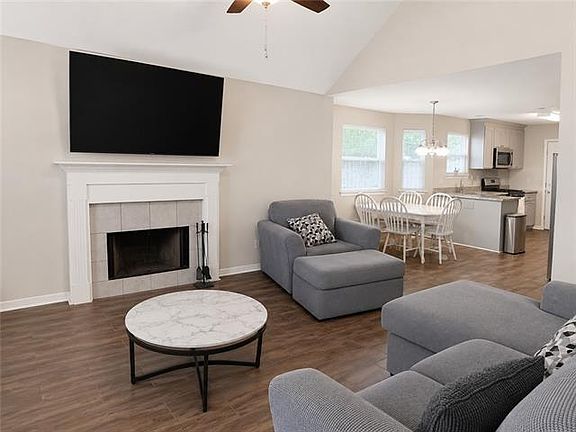 2nd image of 636 Beaulieux St