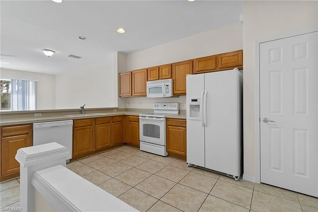 3 bed, 2.5 bath, 1580 sqft, $2,500 — Photo 4