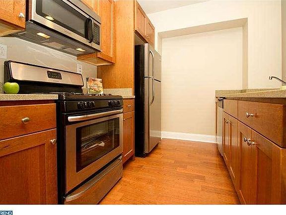 5th image of 1506 Fairmount Ave #A