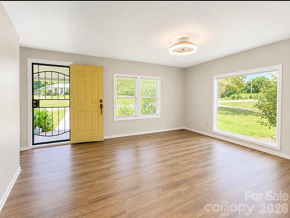 3rd image of 6955 Sandhill Rd