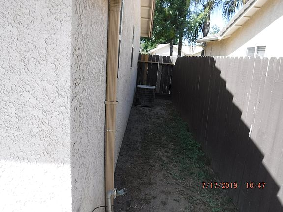 4th image of 2518 N Locust Ct