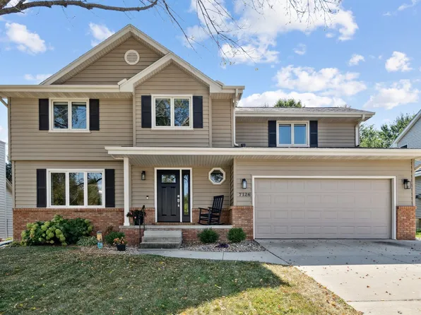 7126 Aspen Dr, West Des Moines, IA 50266