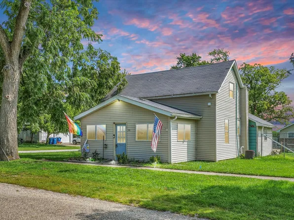 315 N Walnut St, Arrowsmith, IL 61722