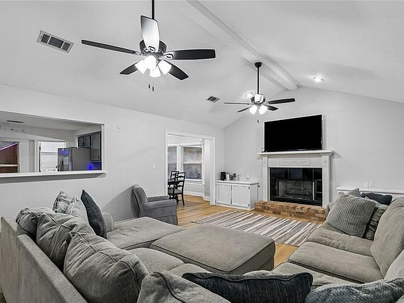 4th image of 21360 Stire St