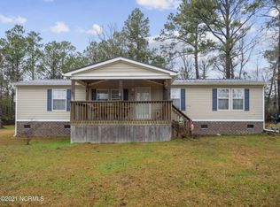 226 Youpon Dr, Hubert, NC 28539