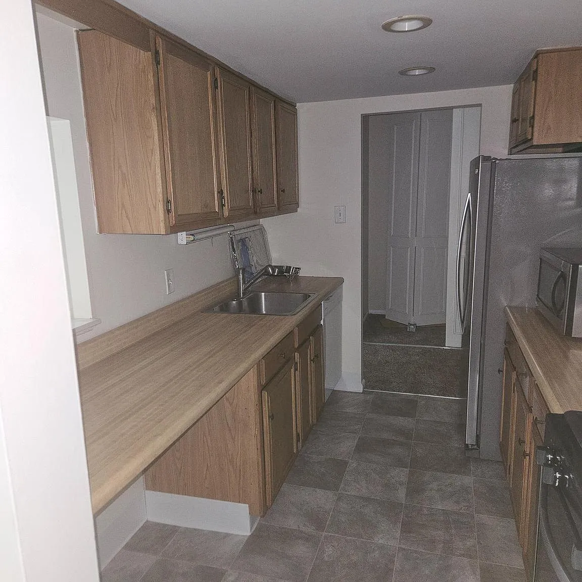 2 bed, 1004 sqft, $2,100 — Photo 2