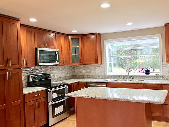 3rd image of 2614 183rd Ave NE