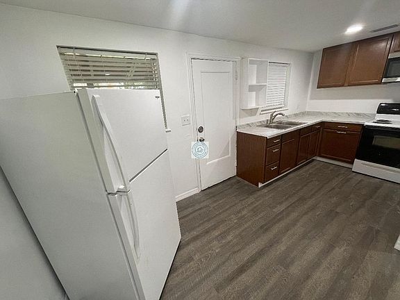3rd image of 2626 Broadway Ave