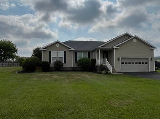 150 Heartland Dr, Lebanon, KY 40033