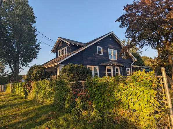 19 Perrin Ave #2, Seekonk, MA 02771