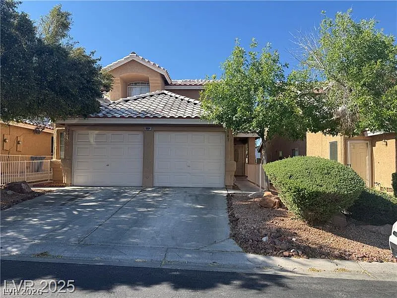 3 bed, 2.0 bath, 1059 sqft, $1,595 — Photo 1