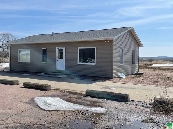 806 W Broadway St, Vermillion, SD 57069