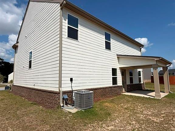 3rd image of 1104 Laflor Way