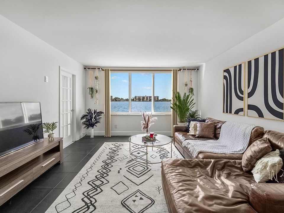 1st image of 1000 NE 191st Street #14
