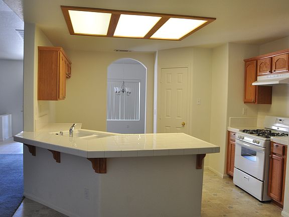 4th image of 16540 Vasquez Ave