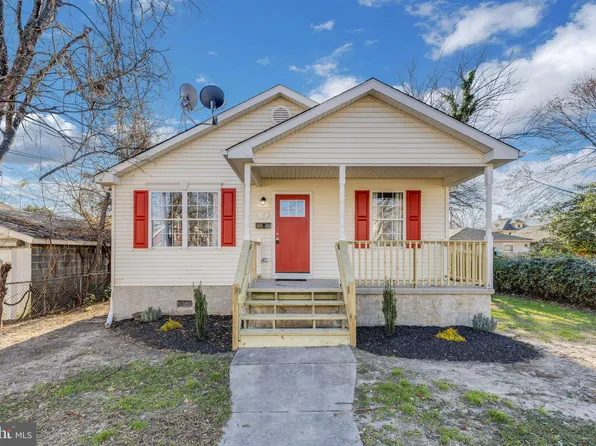 110 W Jefferson St, Paulsboro, NJ 08066