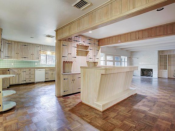 5th image of 4626 Bryn Mawr Ln