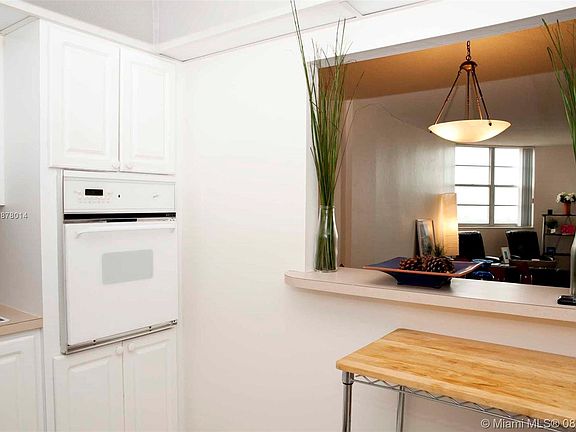 5th image of 19380 Collins Ave APT 1226
