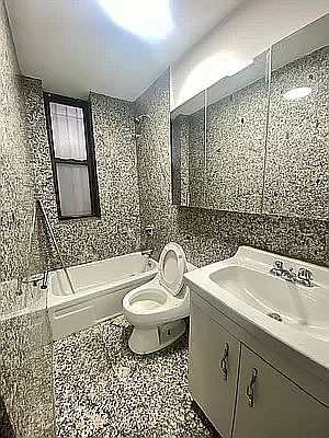 4th image of 208 E 82nd St APT 4