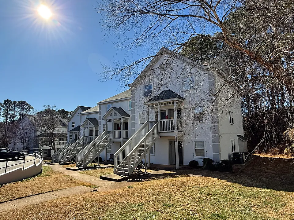 Avery Close Condominiums