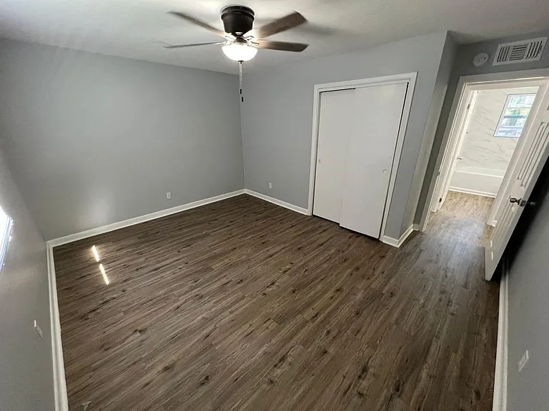 Glendale Place Apartments 2 — Photo 11