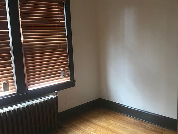 3rd image of 1001 E 28th St APT 105