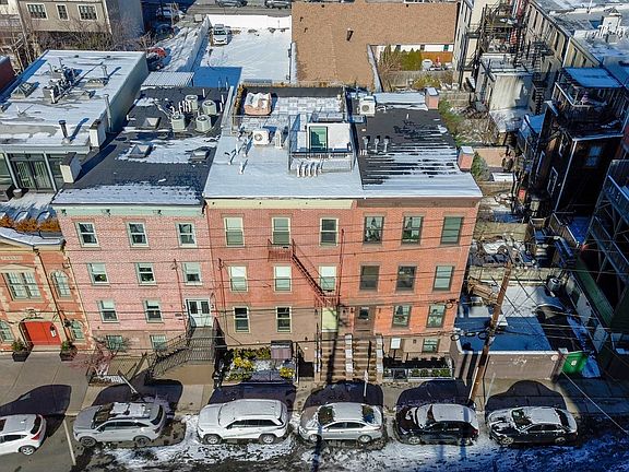 2nd image of 10 Bright St APT 1