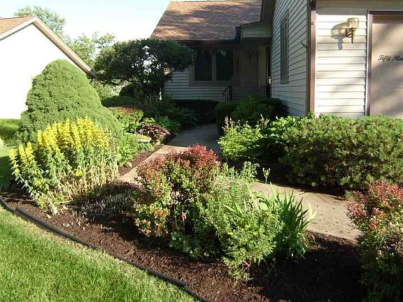 4th image of 5915 Elaine Dr