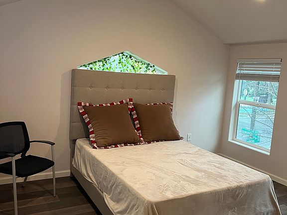 5th image of 1290 Tippens Way #1/2
