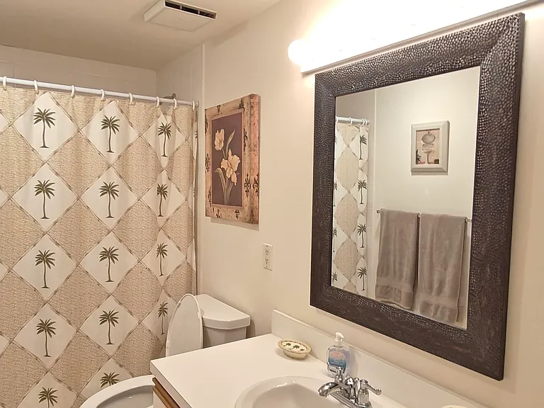 233 NE Edgewater Dr #203 — Photo 20