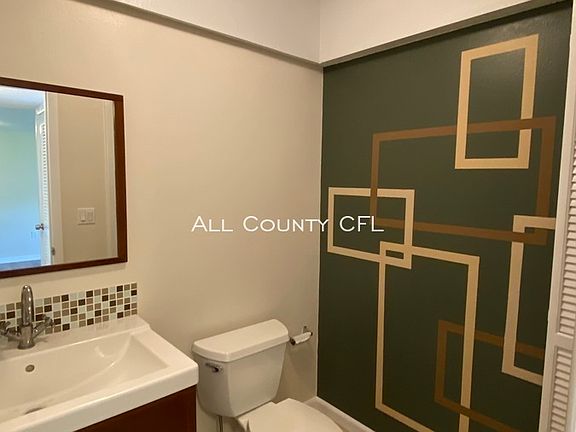 5th image of 901 Town Cir
