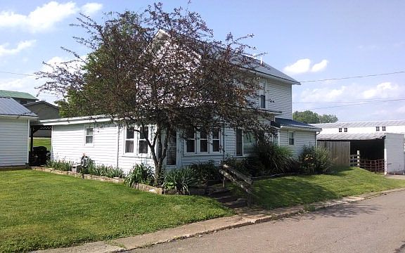 4th image of 11 Traxler St