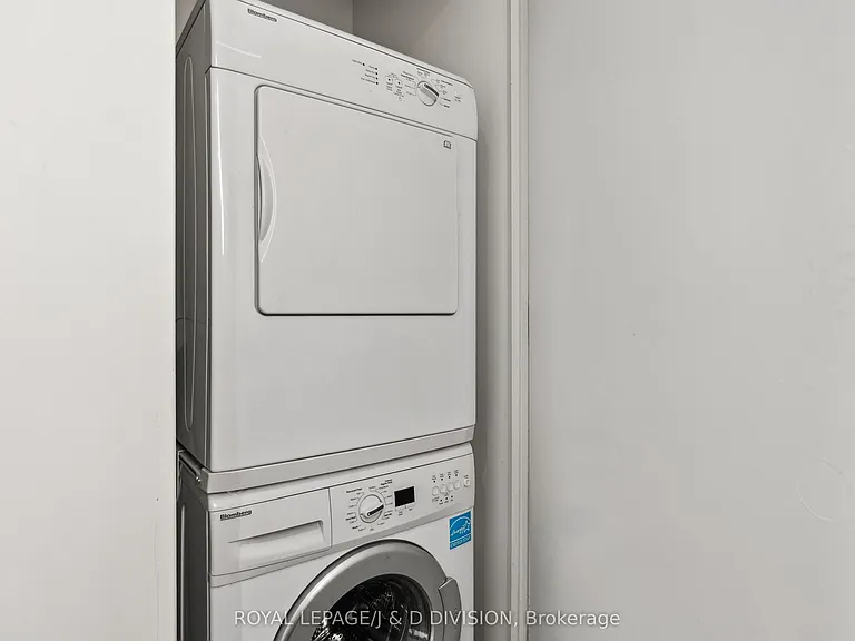 8 Dovercourt Rd #207 — Photo 23