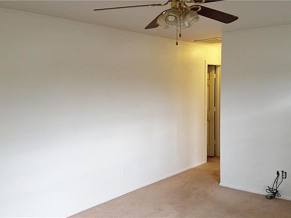 4th image of 1209 W Lake Ave