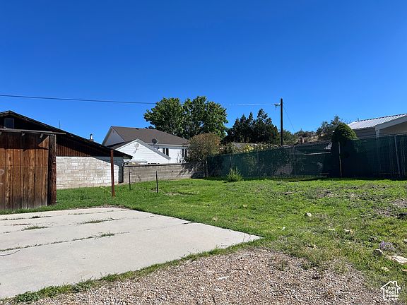 4th image of 265 Roosevelt St