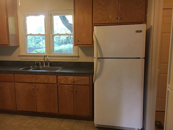 3rd image of 529 Pagewood Dr
